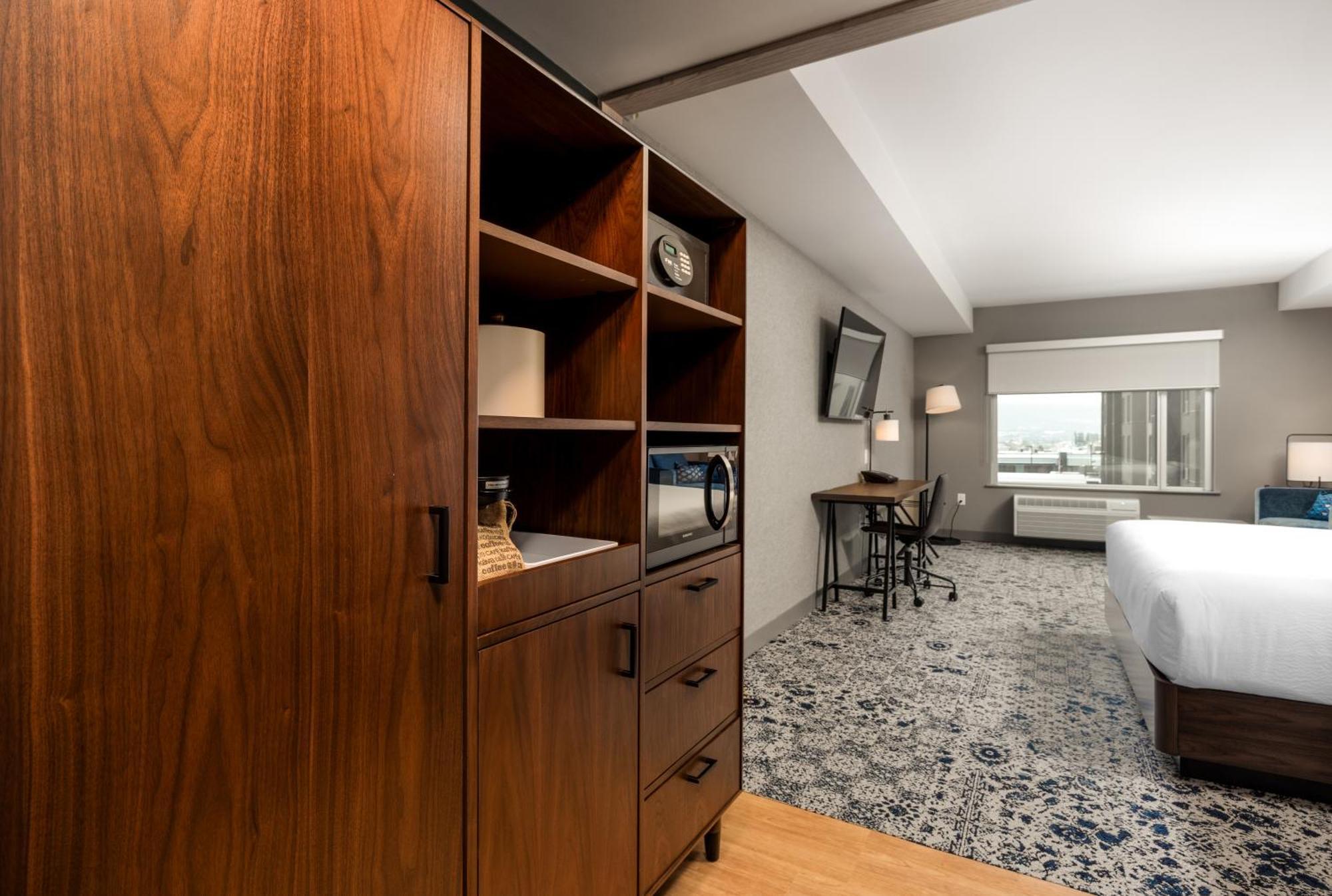 Four Points By Sheraton Kelowna Airport Esterno foto