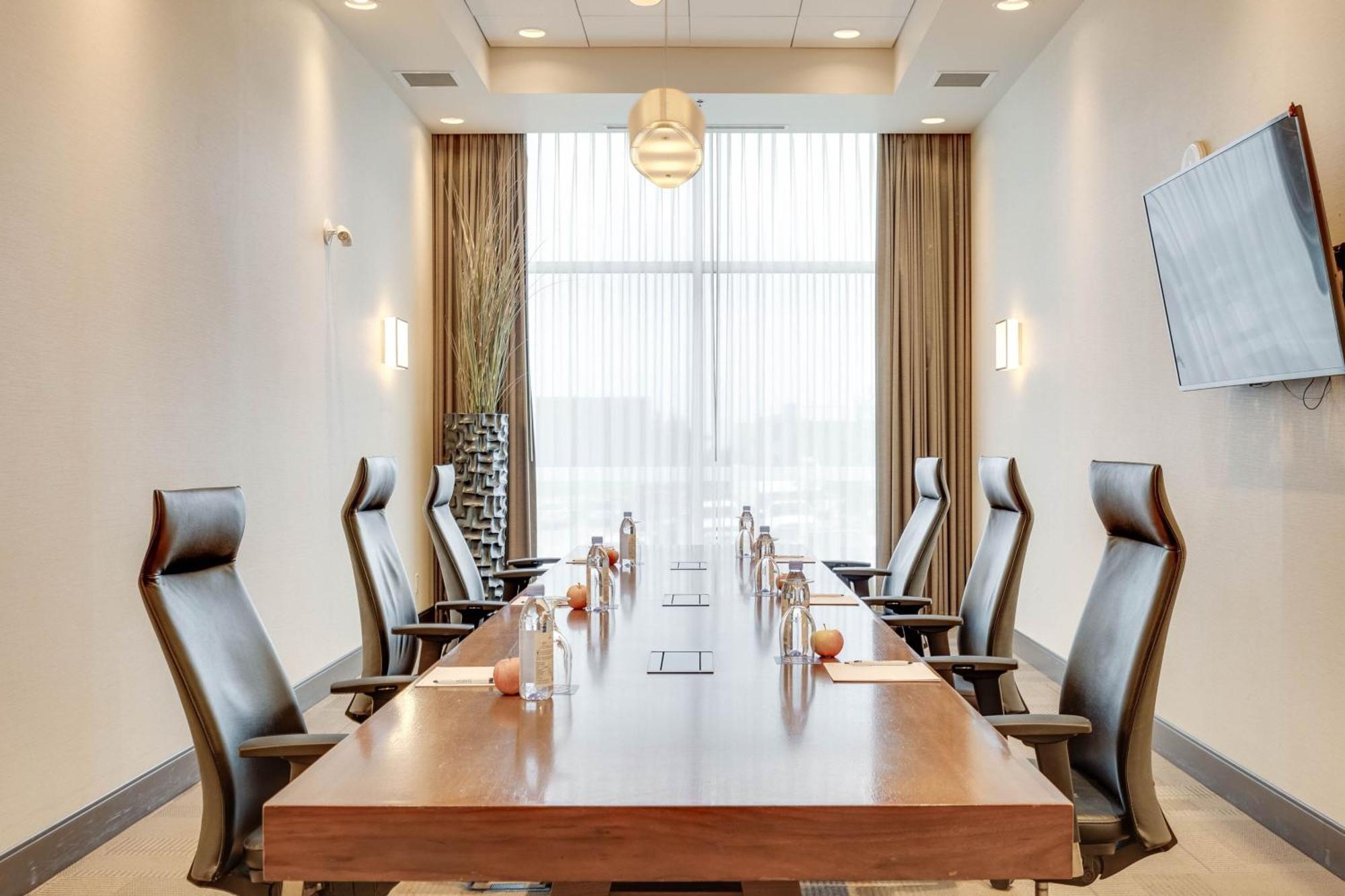 Four Points By Sheraton Kelowna Airport Esterno foto