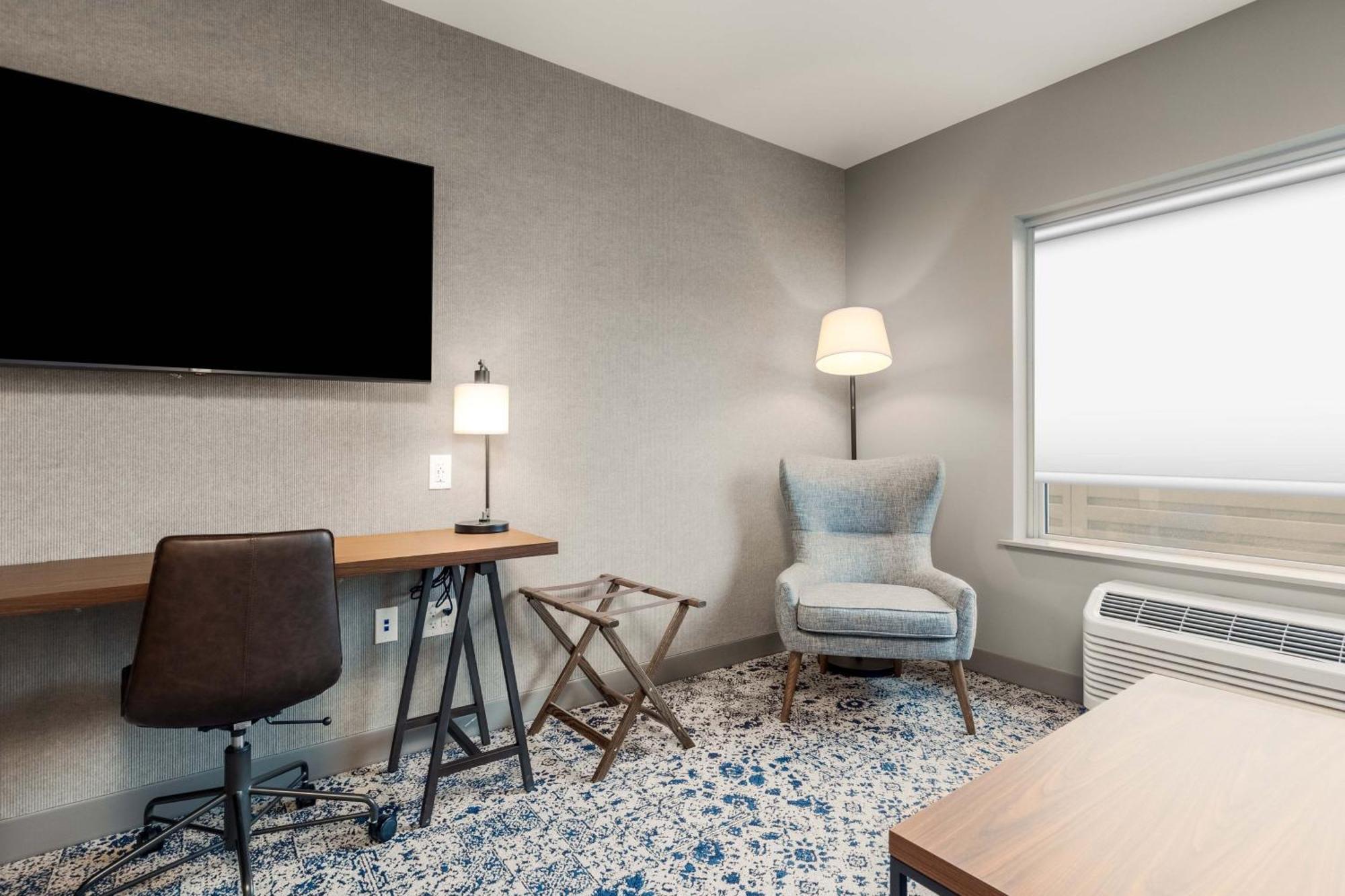 Four Points By Sheraton Kelowna Airport Esterno foto
